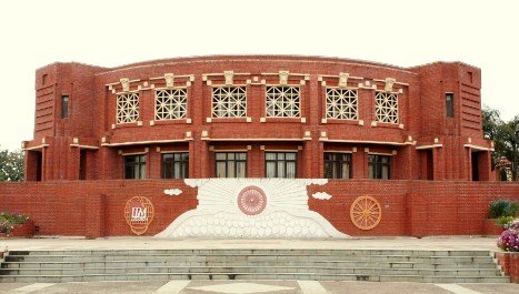 Best Business Schools In India - IIM Lucknow