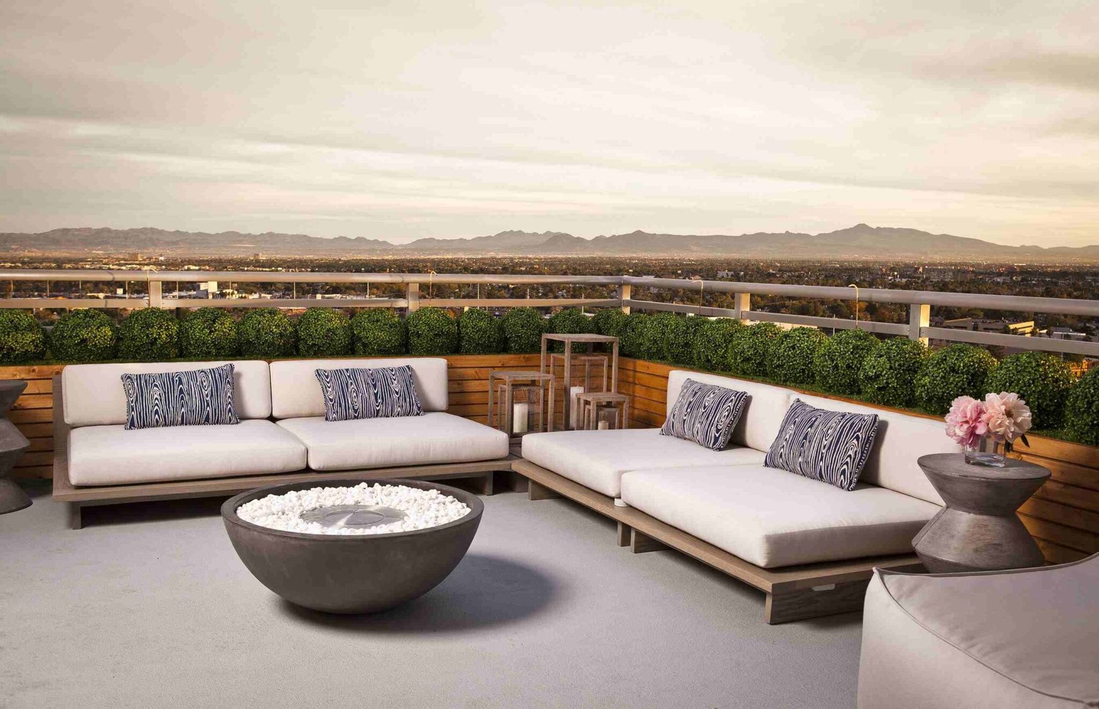 15 Rooftop Balcony Ideas - TrendOnlIfeStyle