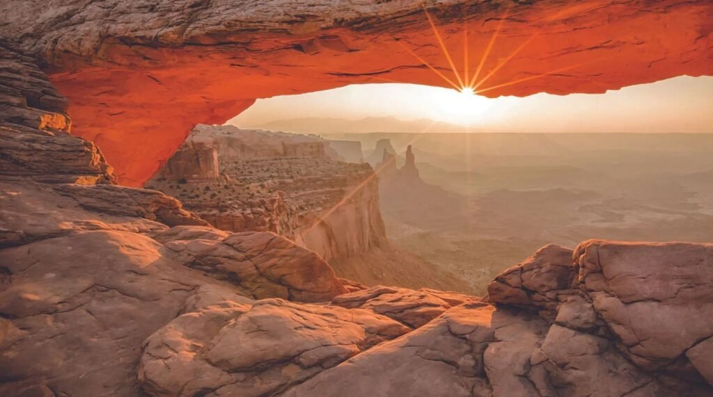 Canyonlands National Park Utah with canyon views and desert scenery
